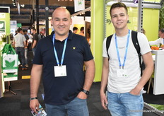 Joan van Burg together with Jesse Burg of Burg Machine Fabriek from Kruiningen in Zeeland. Burg Machine Fabriek designs and produces machines for sorting and packing companies, among others. Burg Machine Fabriek designs and manufactures machines for, among others, sorting and packaging companies.                                                   